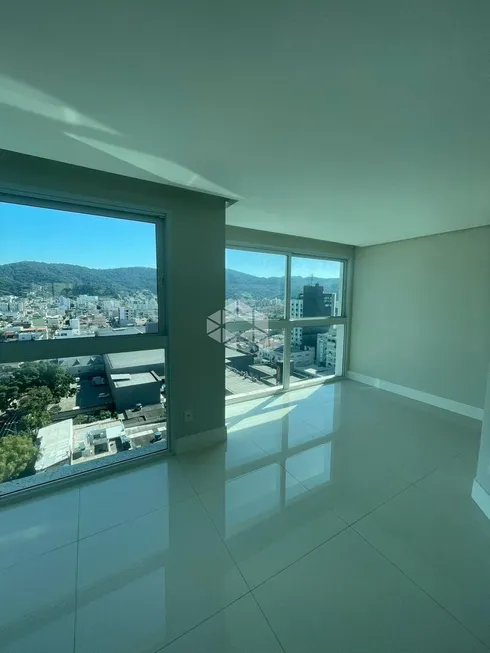 Foto 1 de Apartamento com 4 Quartos à venda, 130m² em Centro, Balneário Camboriú