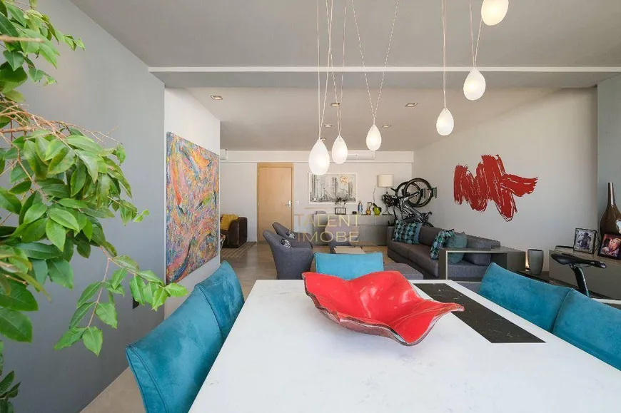 Foto 1 de Apartamento com 3 Quartos à venda, 175m² em Moema, São Paulo