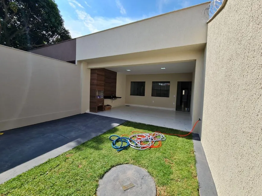 Foto 1 de Casa com 3 Quartos à venda, 114m² em Condomínio das Esmeraldas, Goiânia