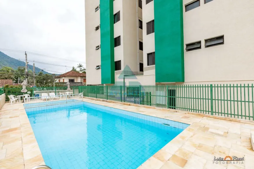 Foto 1 de Apartamento com 3 Quartos à venda, 61m² em Centro, Caraguatatuba