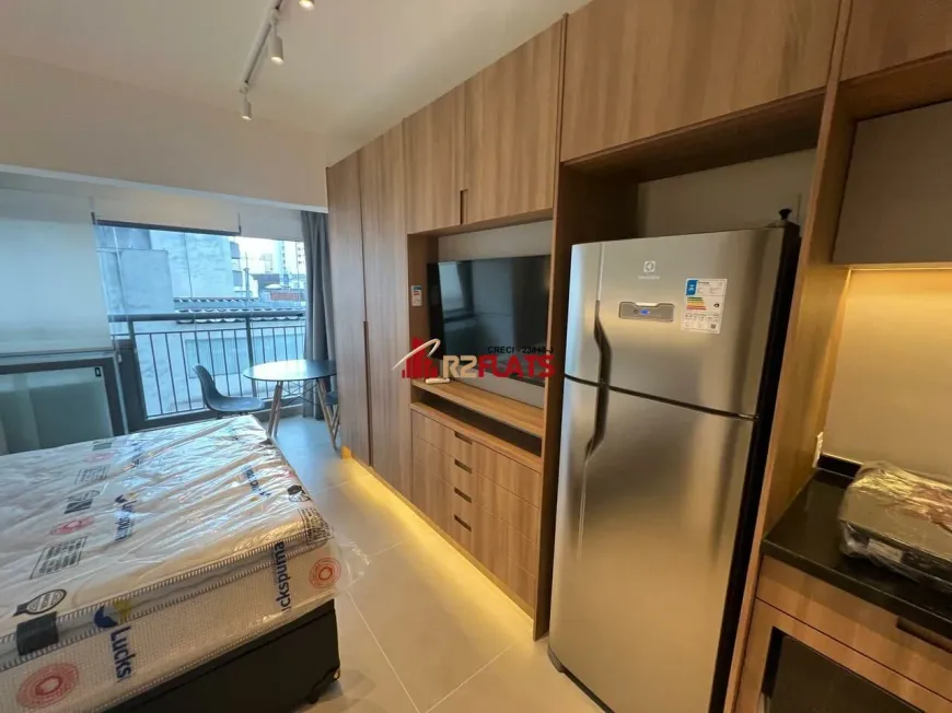 Foto 1 de Flat com 1 Quarto para alugar, 24m² em Moema, São Paulo