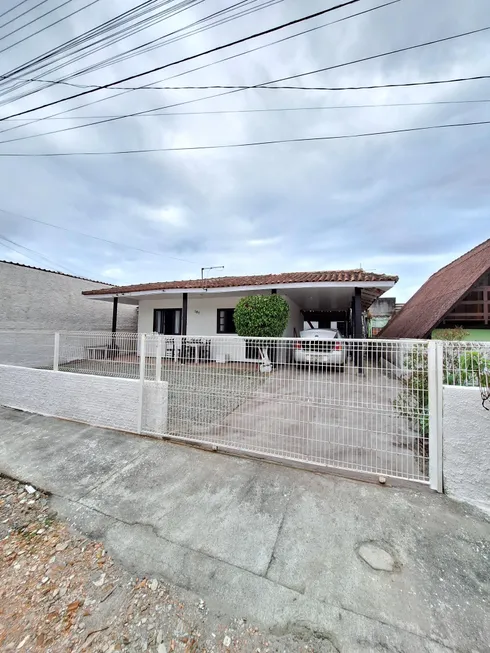 Foto 1 de Casa com 2 Quartos à venda, 90m² em Ubatuba, São Francisco do Sul