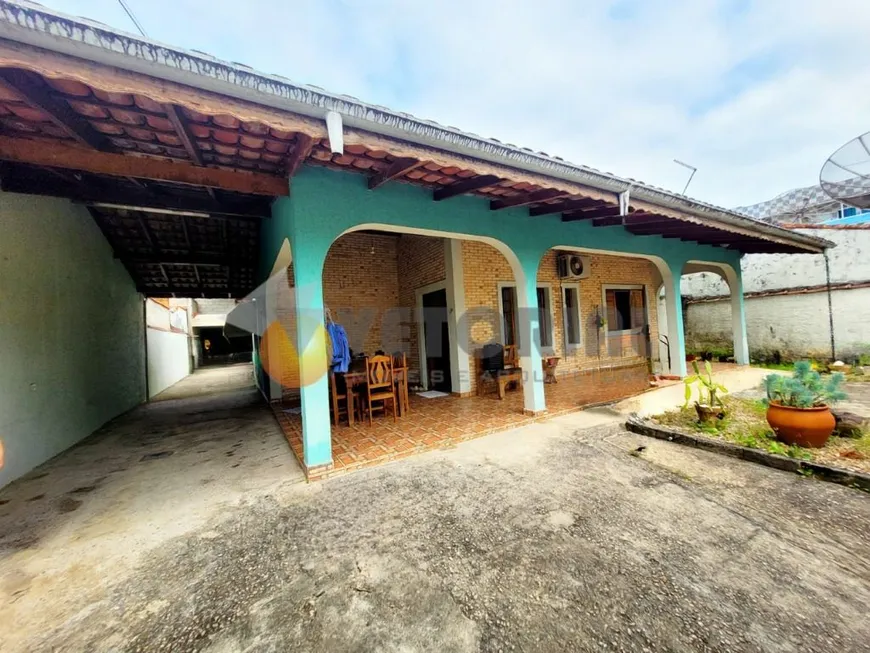 Foto 1 de Casa com 3 Quartos à venda, 184m² em Indaiá, Caraguatatuba