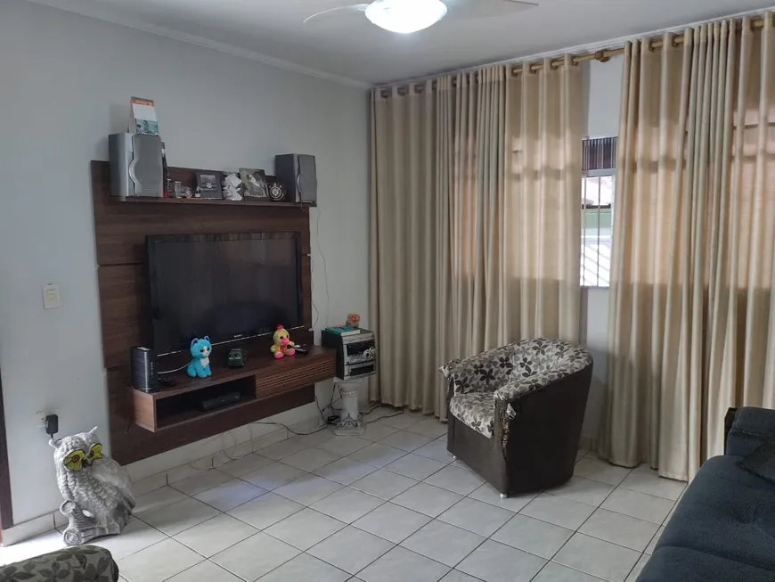 Foto 1 de Casa com 2 Quartos à venda, 95m² em Jardim Utinga, Santo André