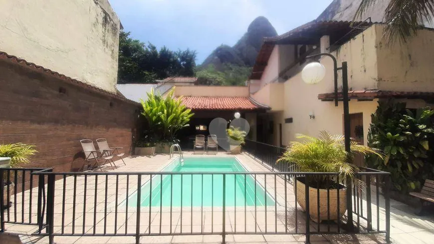 Foto 1 de Casa com 6 Quartos à venda, 574m² em Grajaú, Rio de Janeiro