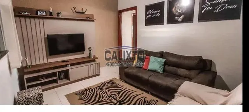 Foto 1 de Casa com 3 Quartos à venda, 159m² em Jardim das Palmeiras, Uberlândia