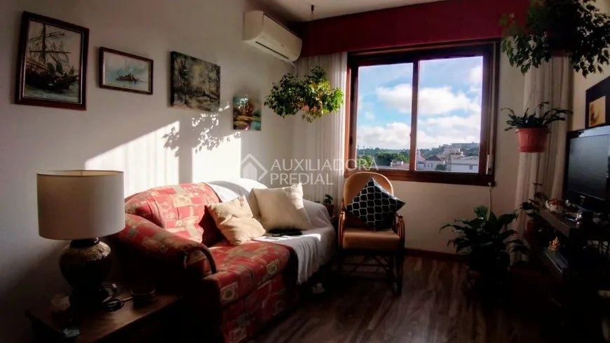 Foto 1 de Apartamento com 1 Quarto à venda, 40m² em Medianeira, Porto Alegre