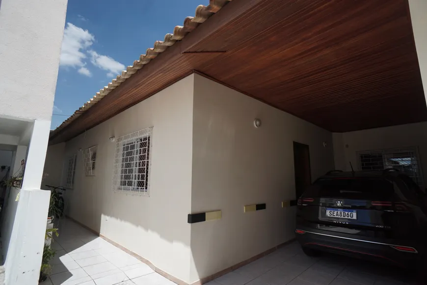 Foto 1 de Casa com 3 Quartos à venda, 120m² em Uberaba, Curitiba