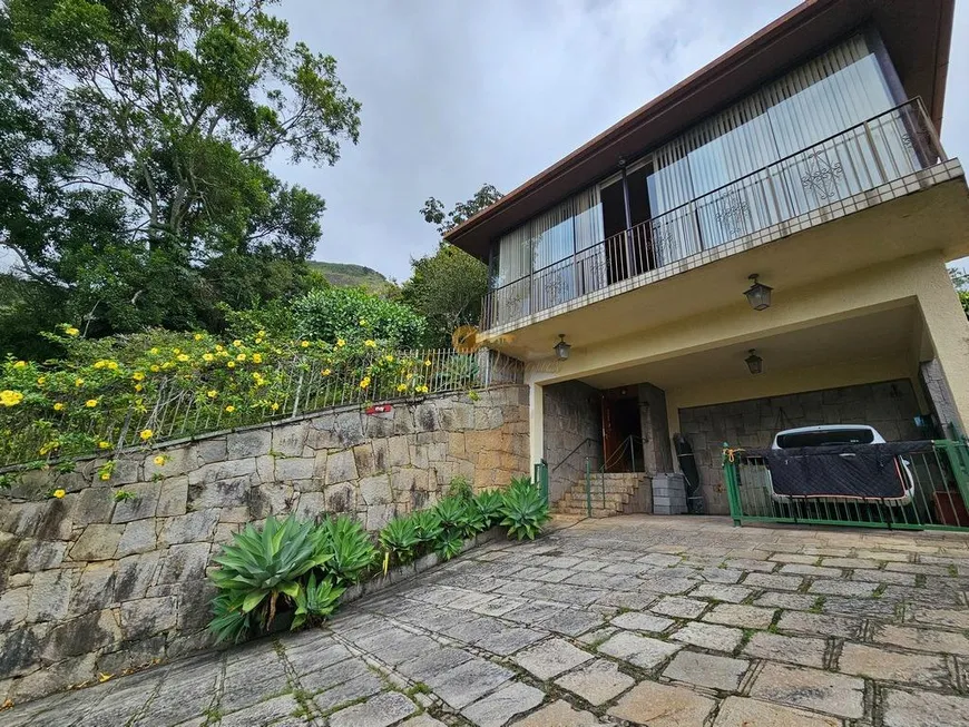 Foto 1 de Casa com 4 Quartos à venda, 500m² em Iúcas, Teresópolis