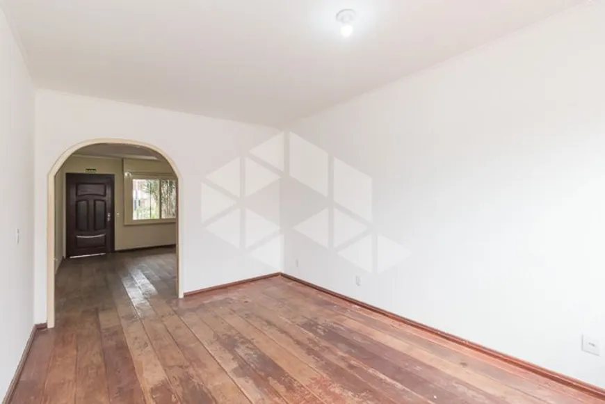 Foto 1 de Casa com 3 Quartos para alugar, 280m² em Chácara das Pedras, Porto Alegre