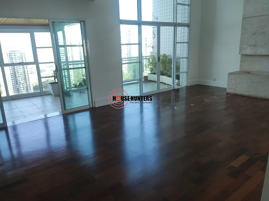 Foto 1 de Apartamento com 4 Quartos para alugar, 270m² em Morumbi, São Paulo