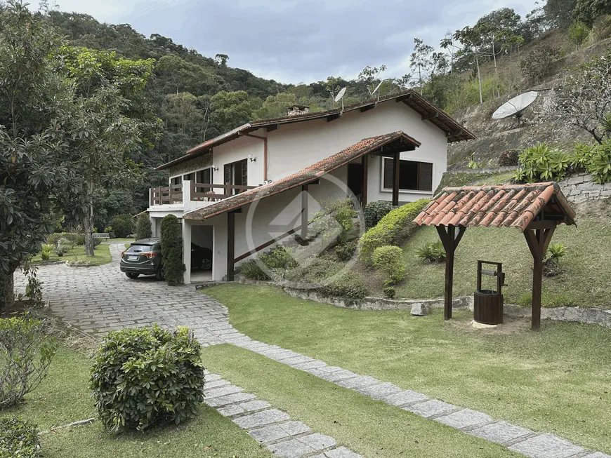 Foto 1 de Casa com 4 Quartos à venda, 245m² em Fazenda Suica, Teresópolis