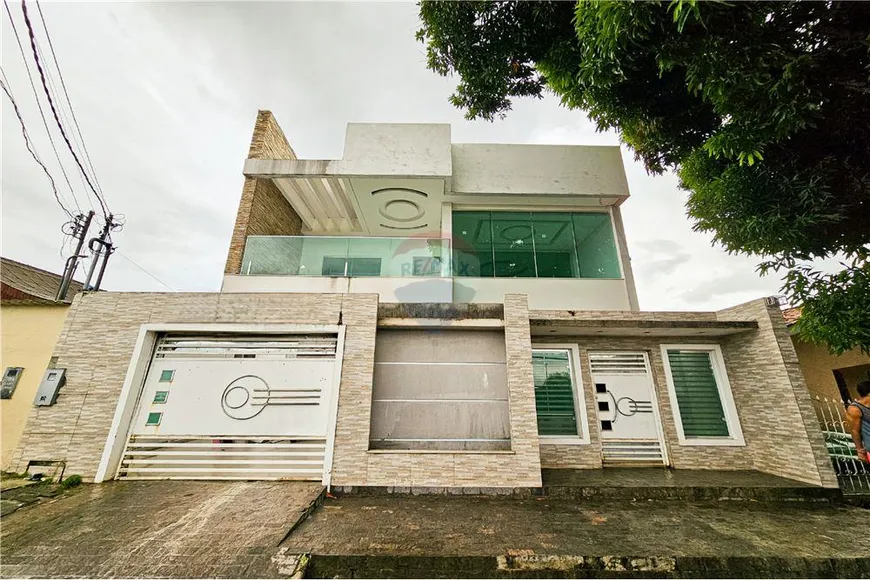 Foto 1 de Casa com 5 Quartos à venda, 304m² em Dom Pedro, Manaus