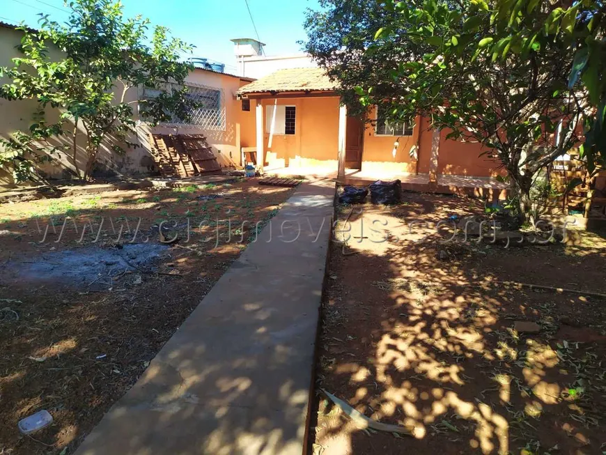 Foto 1 de Casa com 3 Quartos à venda, 110m² em Setor Coimbra, Goiânia