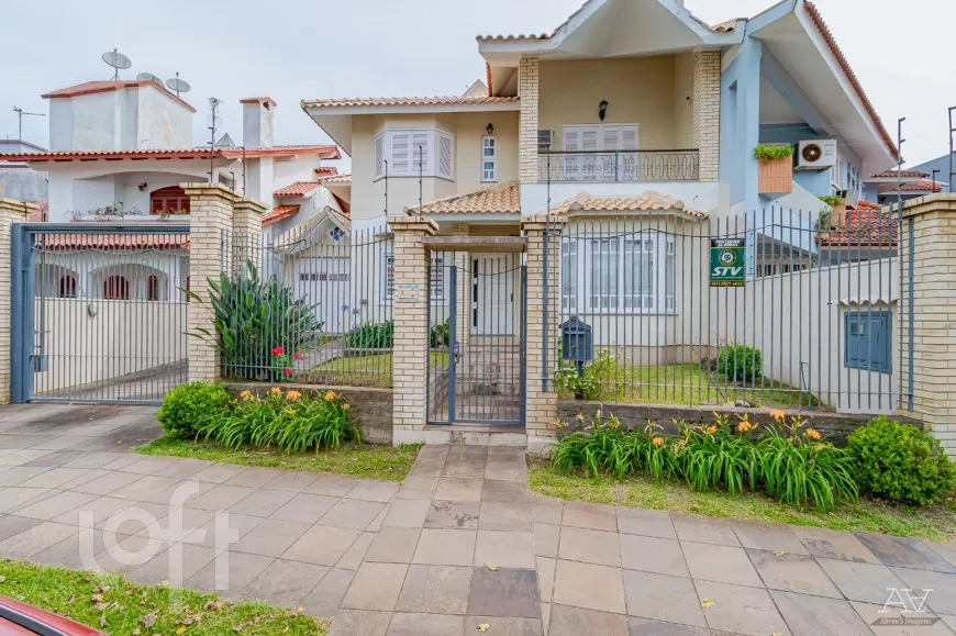 Foto 1 de Casa com 4 Quartos à venda, 271m² em Marechal Rondon, Canoas