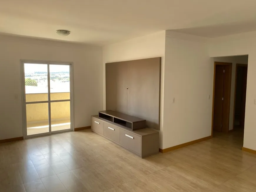 Foto 1 de Apartamento com 3 Quartos para alugar, 128m² em Vila Monteiro, Piracicaba