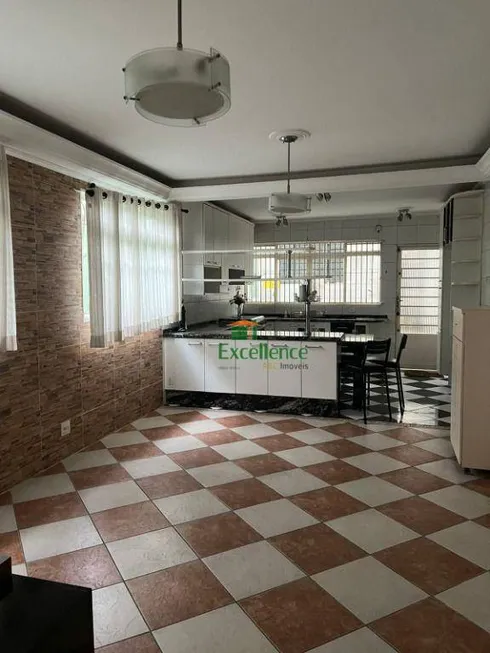 Foto 1 de Casa com 5 Quartos à venda, 175m² em Quarta Parada, São Paulo