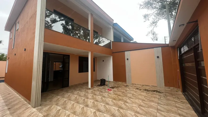 Foto 1 de Casa com 3 Quartos à venda, 126m² em Suarão, Itanhaém