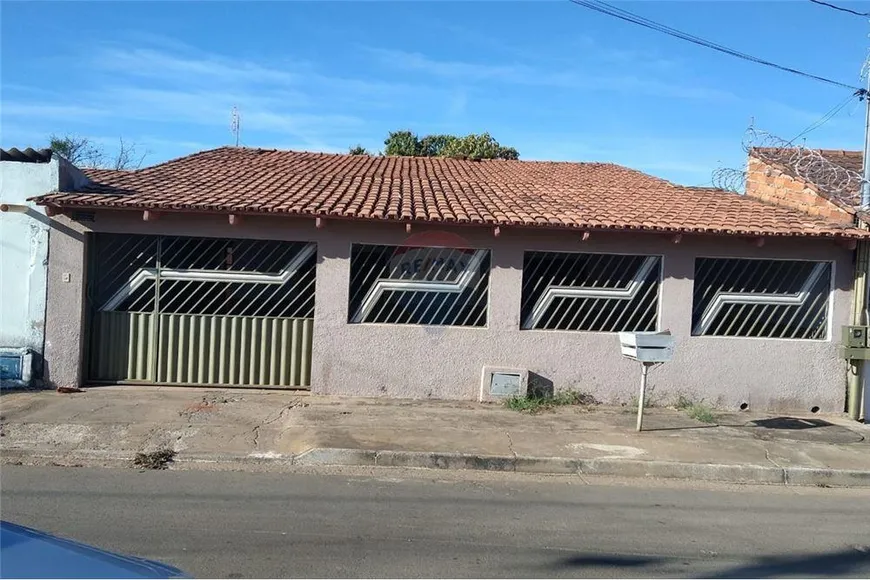 Foto 1 de Casa com 3 Quartos à venda, 250m² em Conjunto Habitacional Madre Germana I, Aparecida de Goiânia