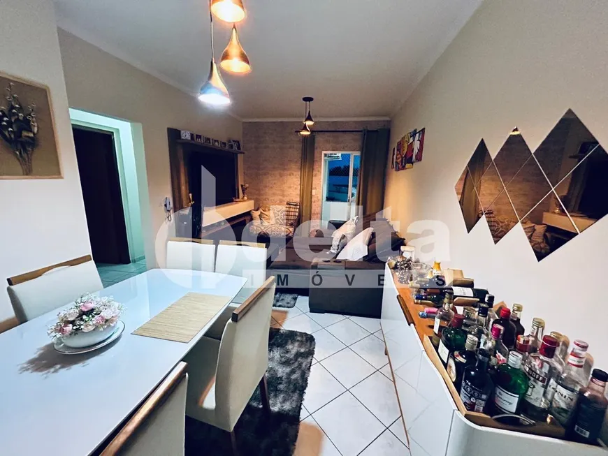 Foto 1 de Apartamento com 3 Quartos à venda, 75m² em Presidente Roosevelt, Uberlândia