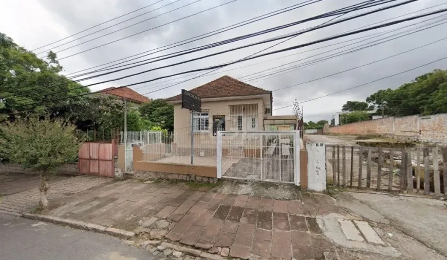 Foto 1 de Casa com 8 Quartos à venda, 199m² em Teresópolis, Porto Alegre