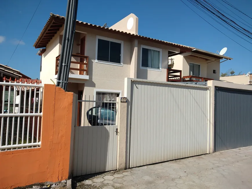 Foto 1 de Casa com 2 Quartos à venda, 90m² em Rio Tavares, Florianópolis
