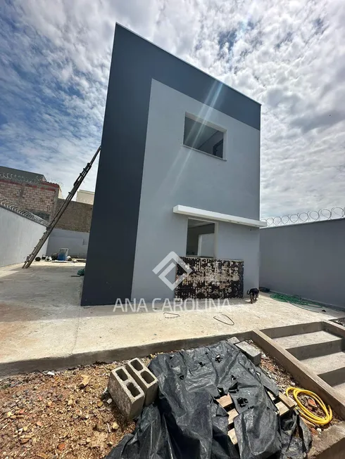 Foto 1 de Casa com 3 Quartos à venda, 200m² em Residencial Sul Jacarandás, Montes Claros