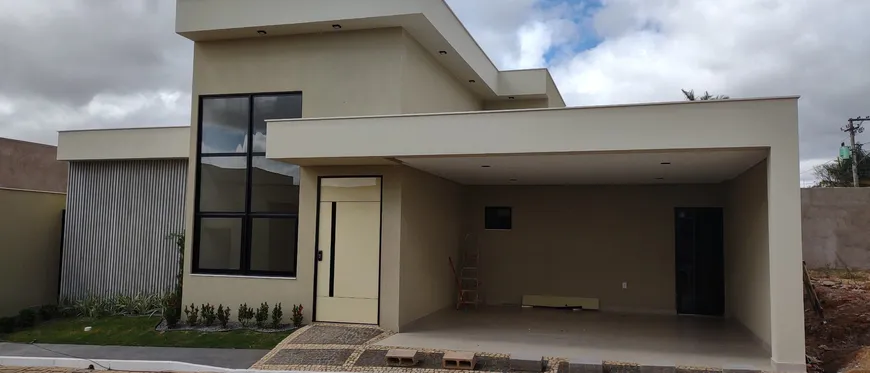 Foto 1 de Casa de Condomínio com 3 Quartos à venda, 230m² em Setor Habitacional Arniqueira, Brasília