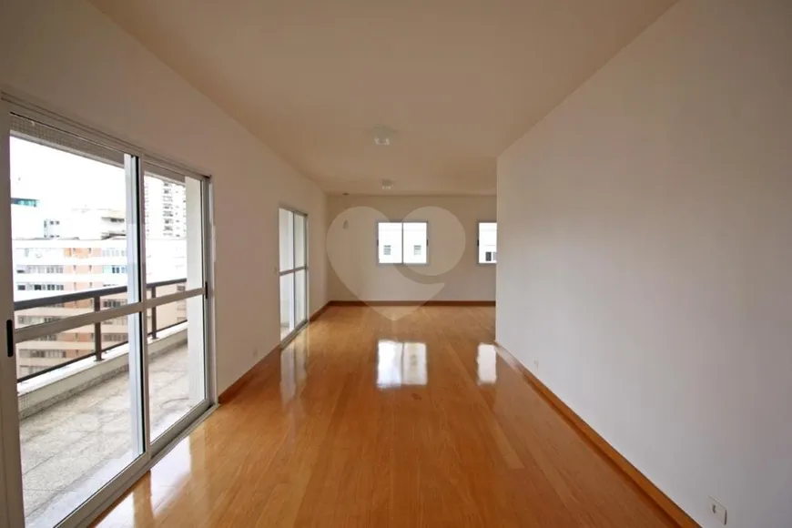 Foto 1 de Apartamento com 3 Quartos à venda, 183m² em Higienópolis, São Paulo