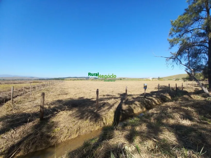 Foto 1 de Fazenda/Sítio à venda, 2850m² em Centro, Cruzeiro