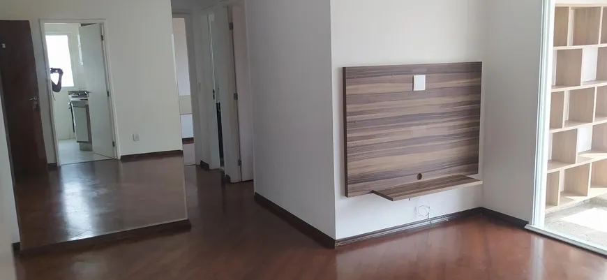 Foto 1 de Apartamento com 3 Quartos para alugar, 70m² em Vila Gomes, São Paulo