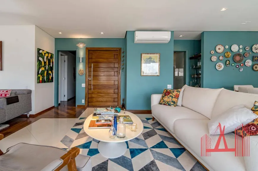Foto 1 de Apartamento com 3 Quartos para alugar, 151m² em Vila Mariana, São Paulo