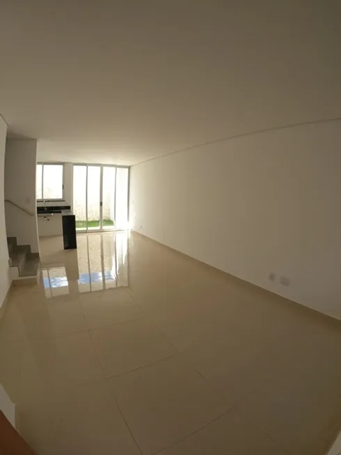 Foto 1 de Casa com 3 Quartos à venda, 113m² em Santa Rosa, Belo Horizonte