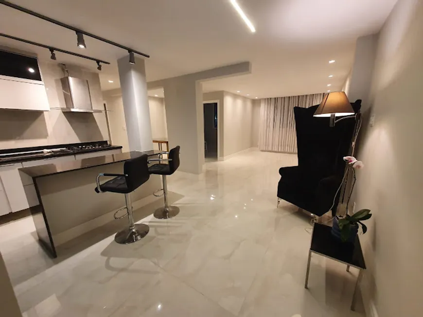 Foto 1 de Apartamento com 3 Quartos à venda, 116m² em Copacabana, Rio de Janeiro