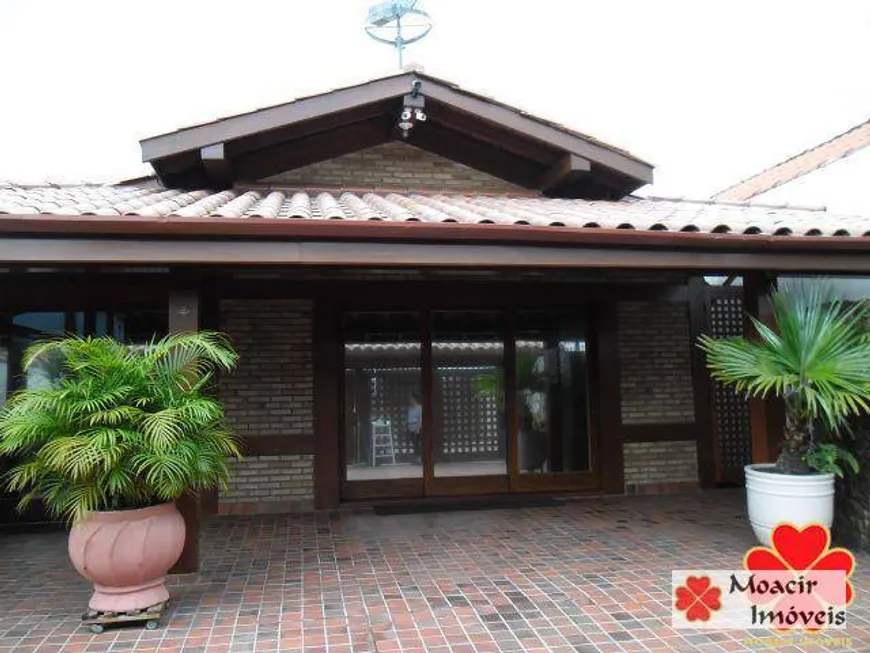 Foto 1 de Casa com 4 Quartos à venda, 277m² em Perequê-Açu, Ubatuba
