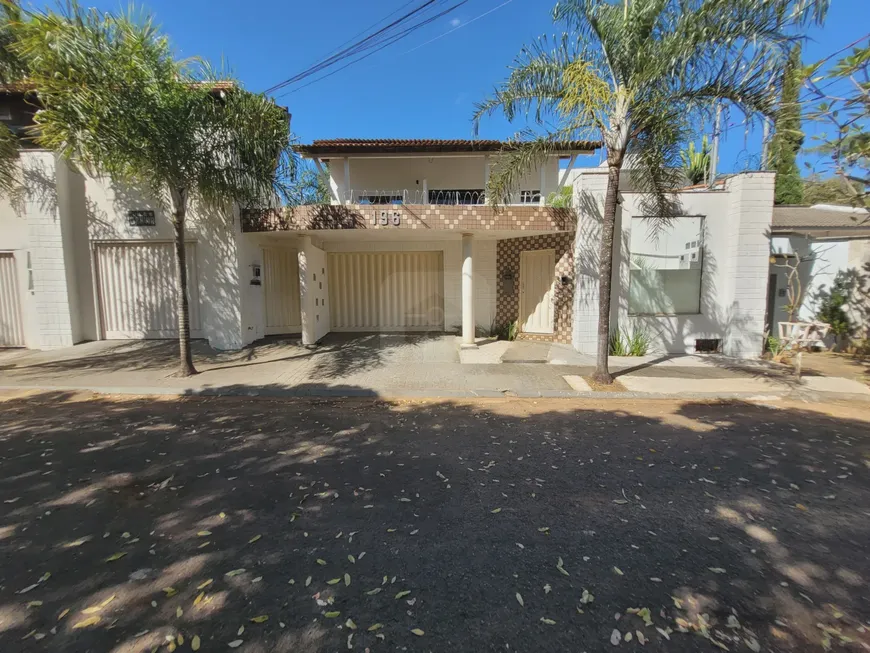 Foto 1 de Casa com 2 Quartos para alugar, 90m² em Jardim Inconfidência, Uberlândia