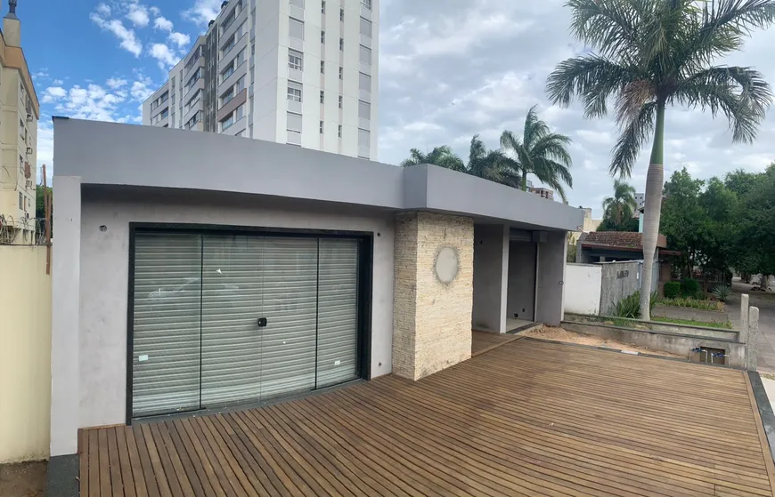 Foto 1 de Imóvel Comercial com 3 Quartos para alugar, 230m² em Tristeza, Porto Alegre