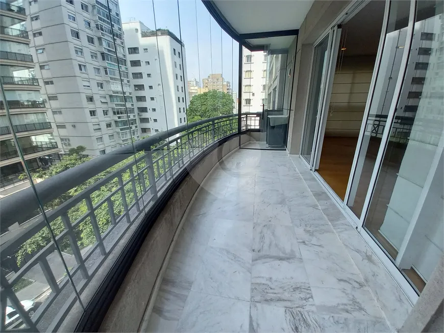 Foto 1 de Apartamento com 3 Quartos para alugar, 148m² em Jardim Paulista, São Paulo