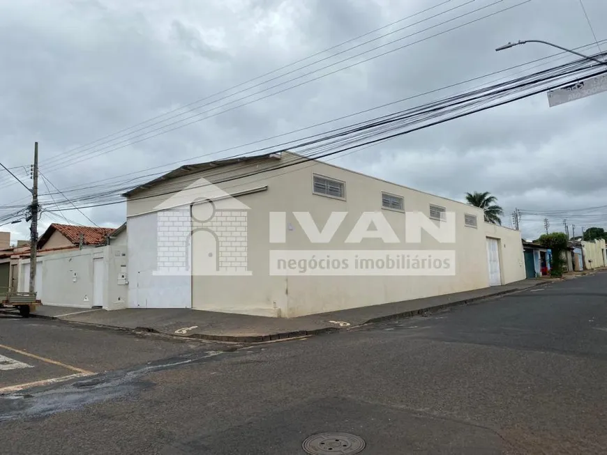 Foto 1 de Galpão/Depósito/Armazém à venda, 580m² em Custódio Pereira, Uberlândia