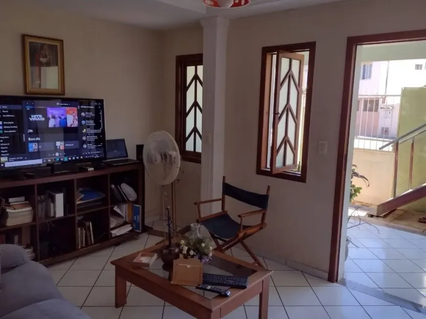 Foto 1 de Casa com 5 Quartos à venda, 300m² em Ibes, Vila Velha