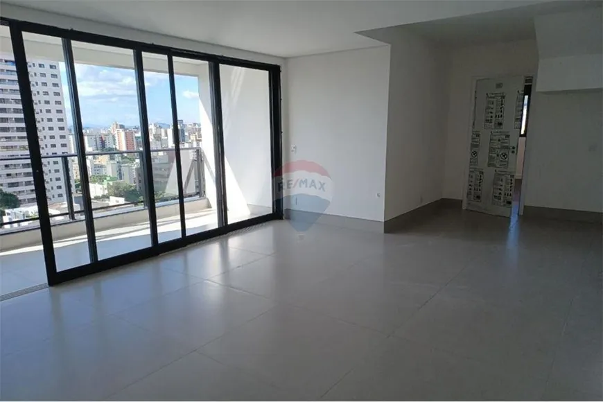 Foto 1 de Apartamento com 3 Quartos à venda, 142m² em Santo Antônio, Belo Horizonte