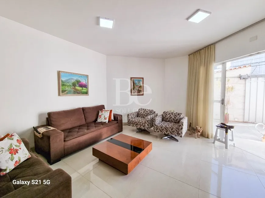 Foto 1 de Casa com 4 Quartos à venda, 372m² em Dona Clara, Belo Horizonte