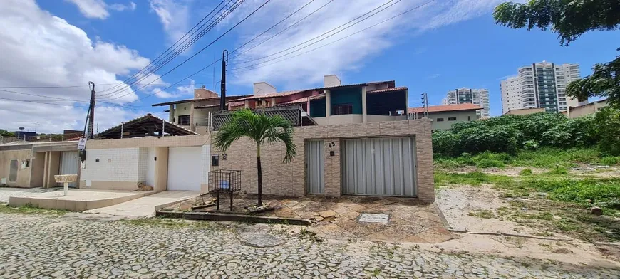 Foto 1 de Casa com 6 Quartos à venda, 200m² em Engenheiro Luciano Cavalcante, Fortaleza