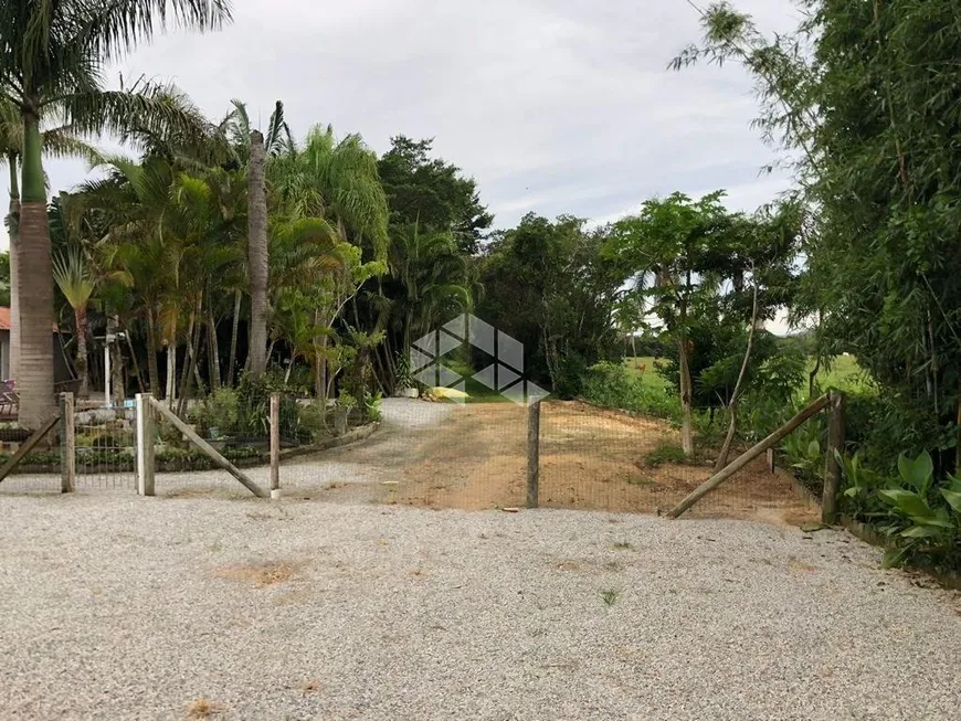 Foto 1 de Lote/Terreno à venda, 2000m² em Encantada, Garopaba