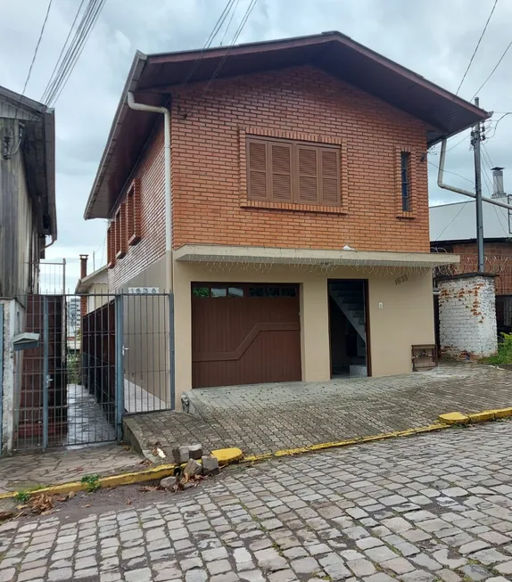 Foto 1 de Casa com 3 Quartos à venda, 150m² em São Pelegrino, Caxias do Sul