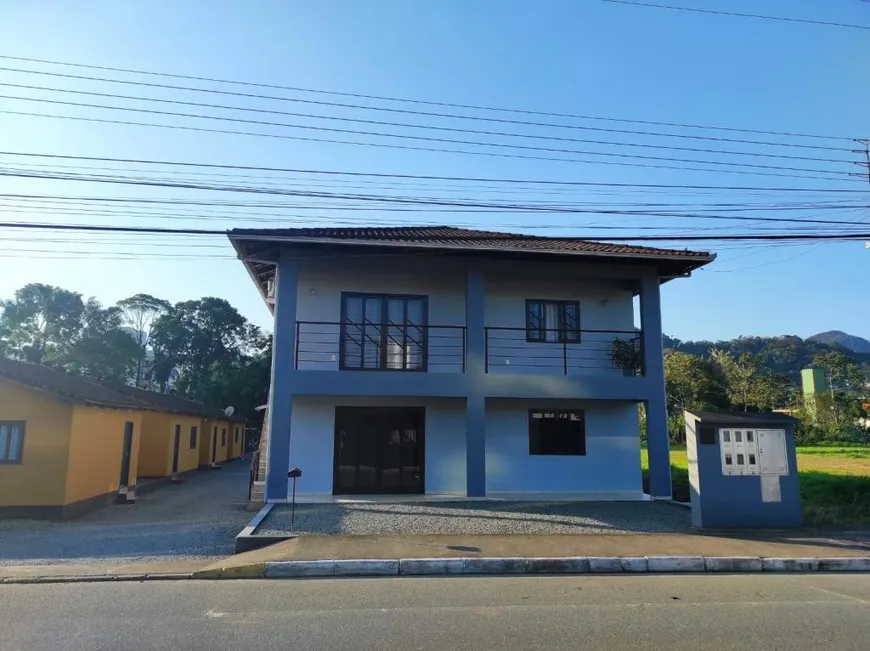 Foto 1 de Lote/Terreno à venda, 1869m² em Centro, Guaramirim