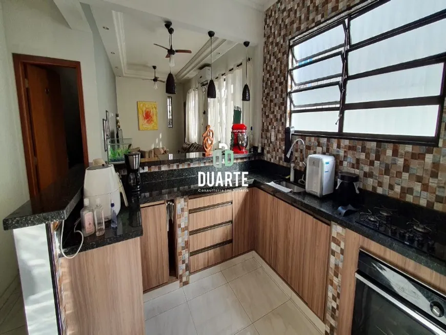 Foto 1 de Casa com 3 Quartos à venda, 128m² em Boqueirão, Santos