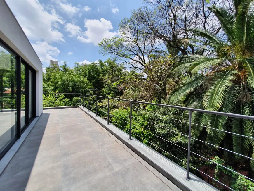 Foto 1 de Sobrado com 3 Quartos à venda, 318m² em Jardins, São Paulo