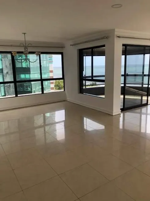 Foto 1 de Apartamento com 4 Quartos à venda, 220m² em Boa Viagem, Recife