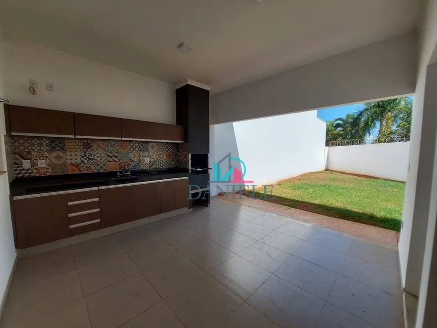 Foto 1 de Casa de Condomínio com 3 Quartos à venda, 177m² em Jardim dos Flamboyants, Araraquara